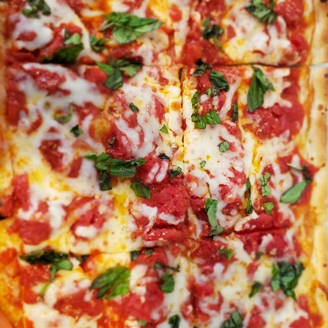 Grandma's Pizza (Large 18" (12 Slices) ).