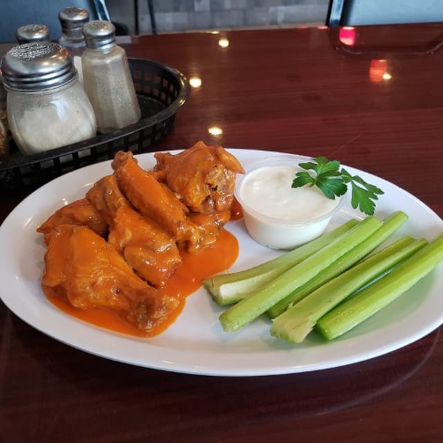 Buffalo Wings (10 Pieces).