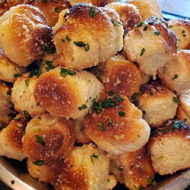 Delicious Garlic Knots
