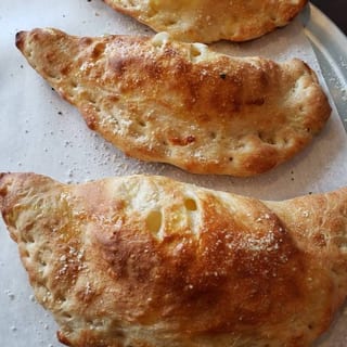 Baked Cheese Calzone (Calzone)